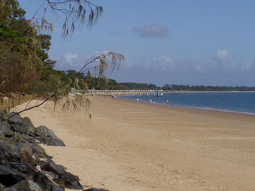 584428_d1e9fb0615 The beach in Hervey Bay looking towards Point Vernon